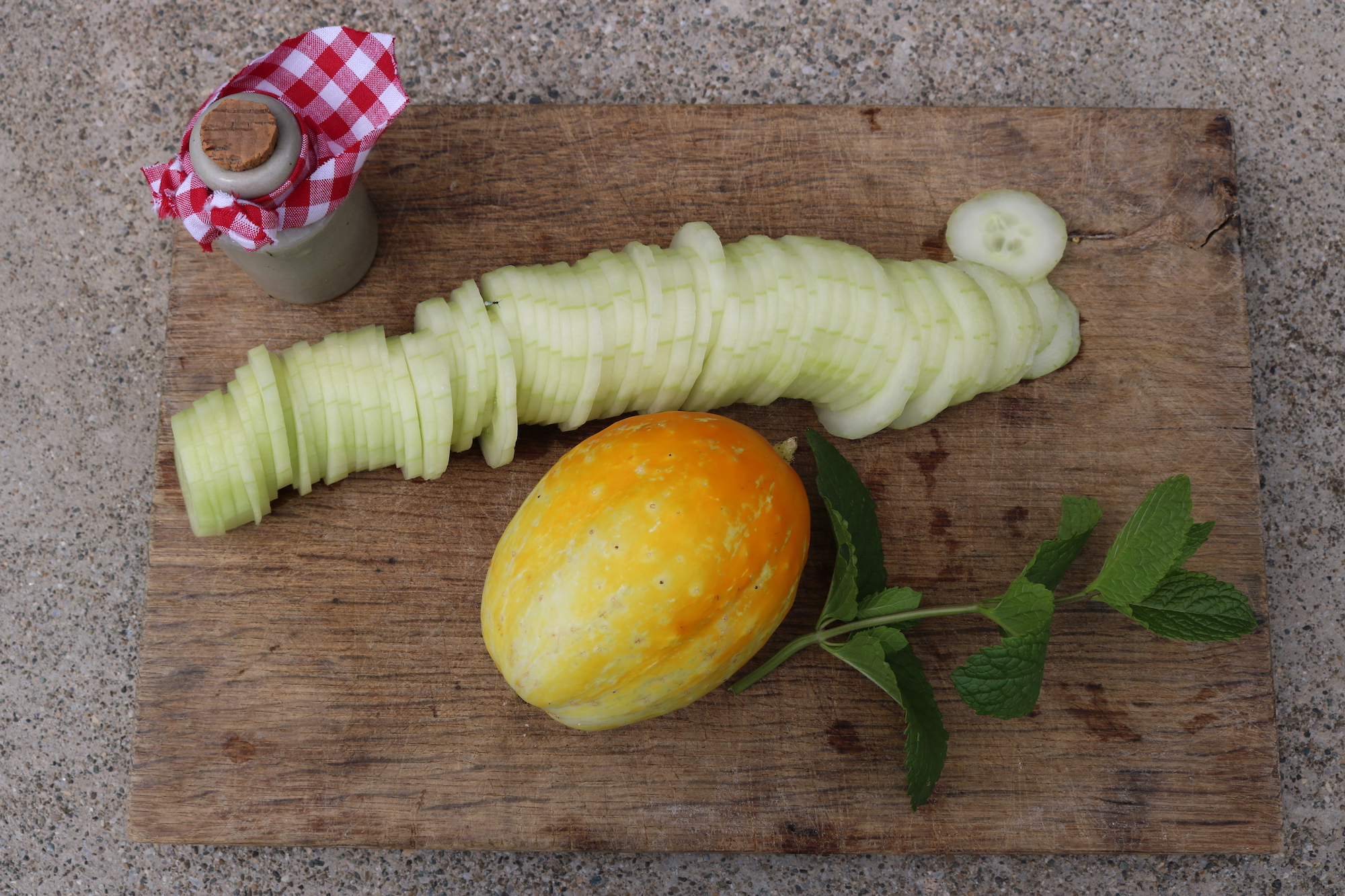 Le concombre en salade
