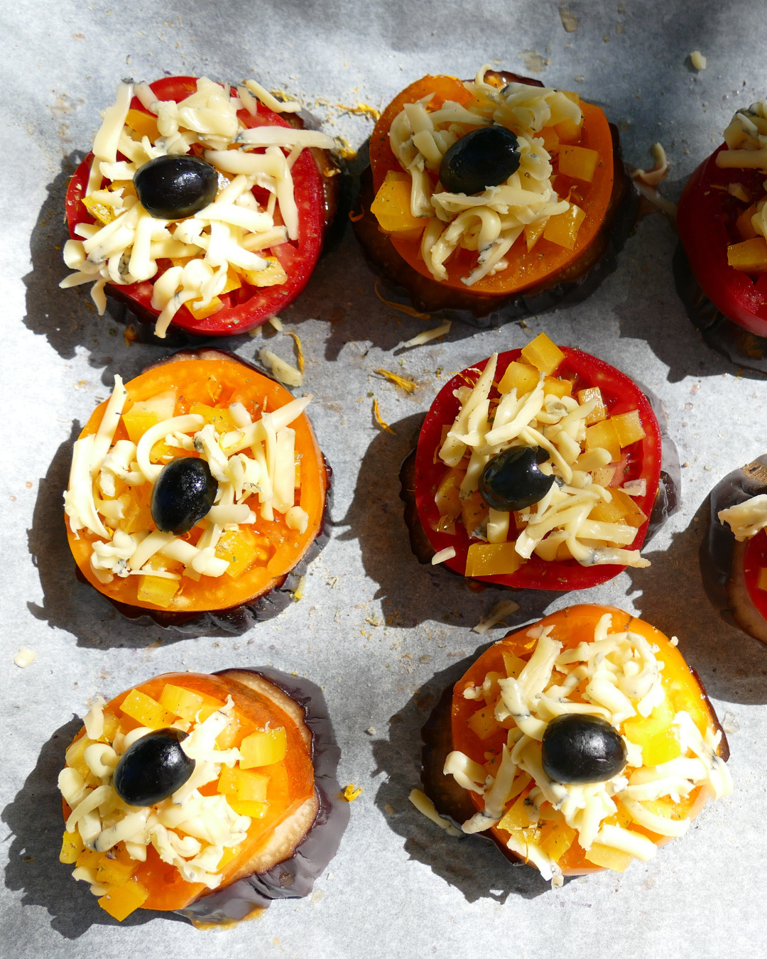 Quatrième étape recette mini-pizza d'aubergine